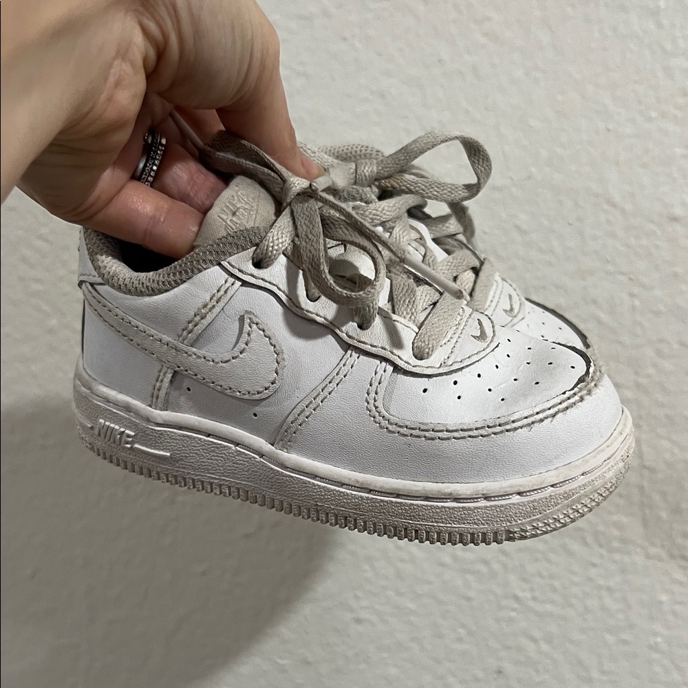 Nike Kids White Airforce 1 Sneakers Shoes Size 7 Toddler/kids